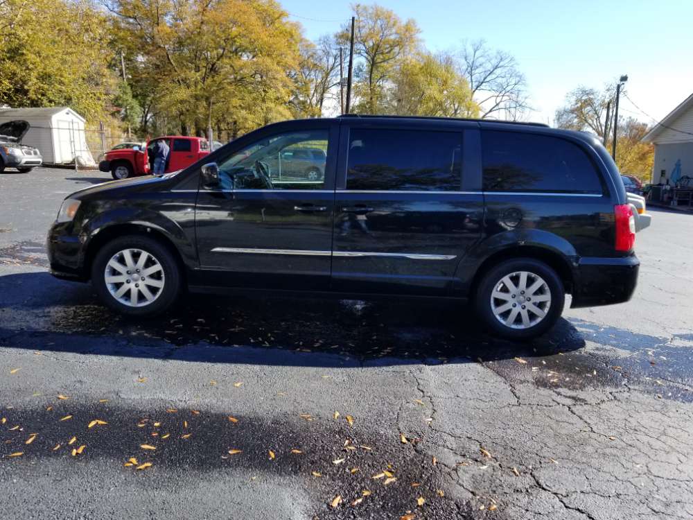 Chrysler Town And Country 2011 Family Auto of Greenville