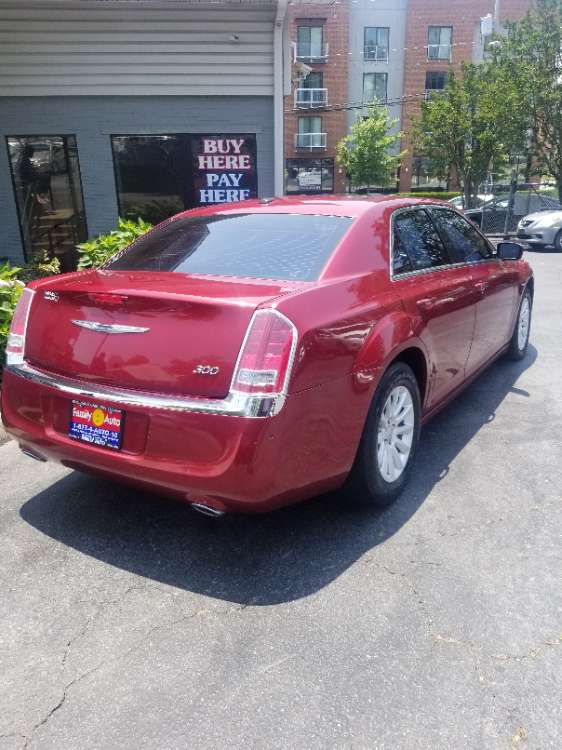 Chrysler 300C 2014 Red