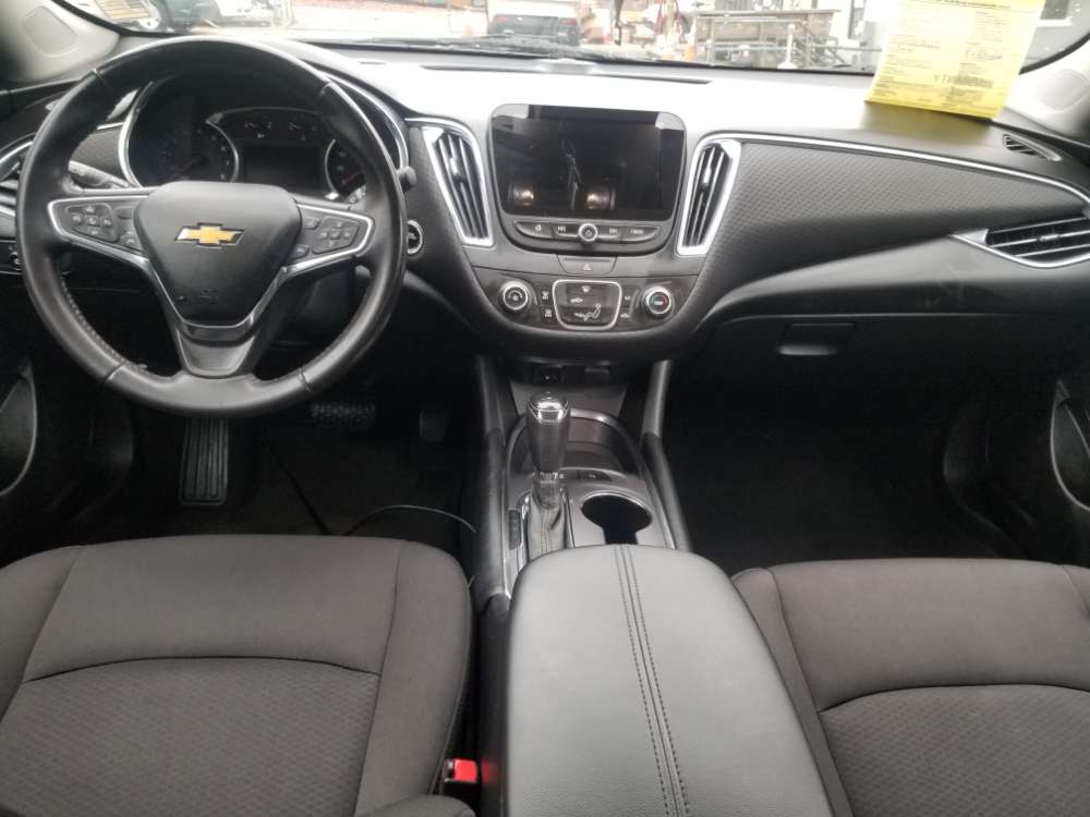 Chevrolet Malibu 2018 Gray
